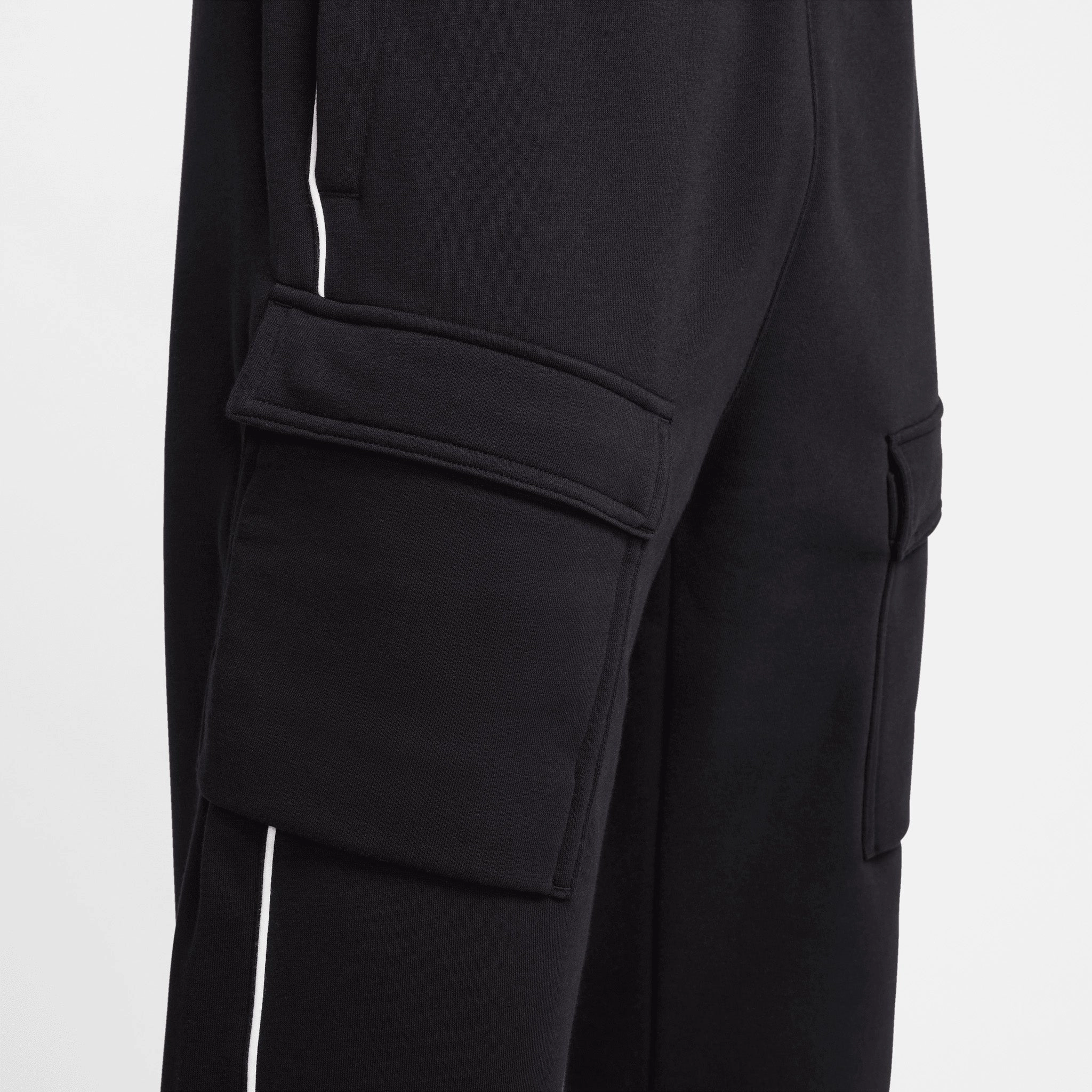 Nike Sportswear Air Max Fleece Cargo Joggers Black / Metallic Gold