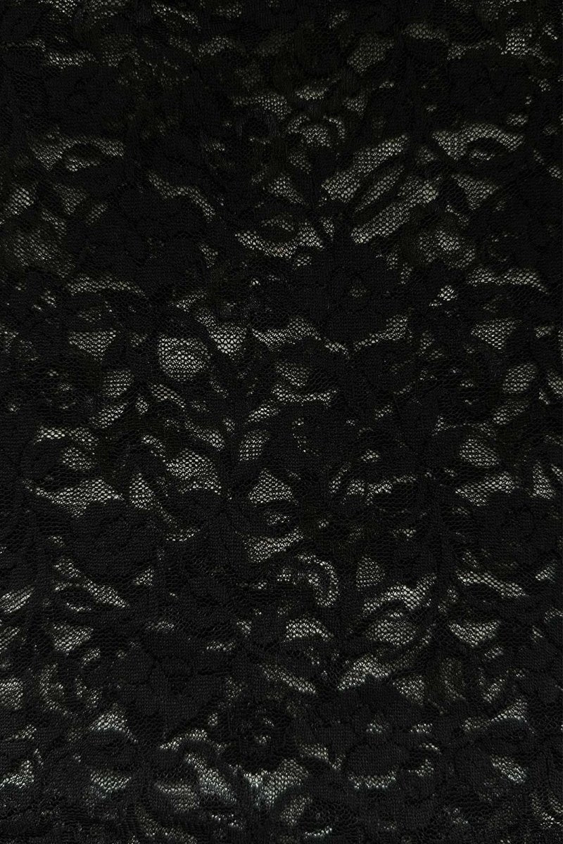 Polly Mini Skirt / Black Lace