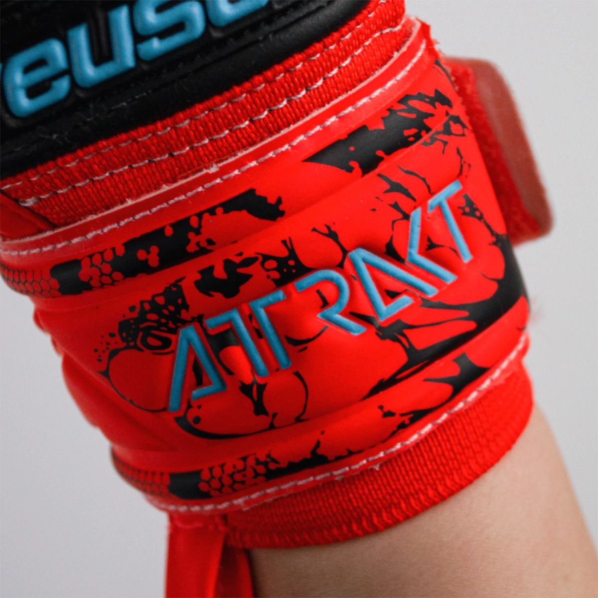 Youth Attrakt Silver 23 Glove